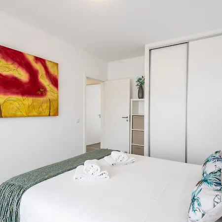 Martinha - By Smarthomes Apartman *