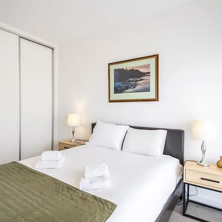 Martinha - By Smarthomes Apartman *